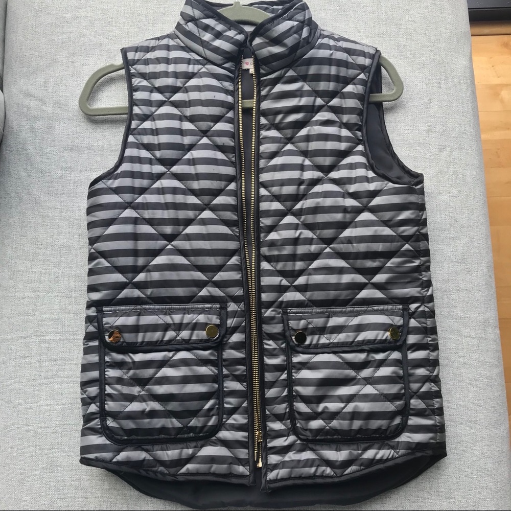 Striped Quilted vest XS gray/blank w pockets!
